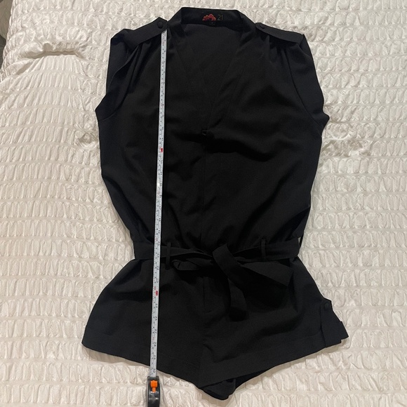 🌟 Forever 21 Black Cap Sleeve Jumpsuit w/ Tie Belt | Size Large - Picture 6 of 11